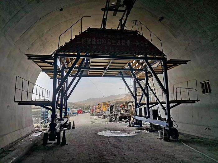 布料機(jī)、大型布料機(jī)、行走式布料機(jī)、圓筒布料機(jī)、行走式液壓布料機(jī)、移動(dòng)式液壓布料機(jī)、電動(dòng)布料機(jī)、手動(dòng)布料機(jī)、梁場專用液壓布料機(jī)